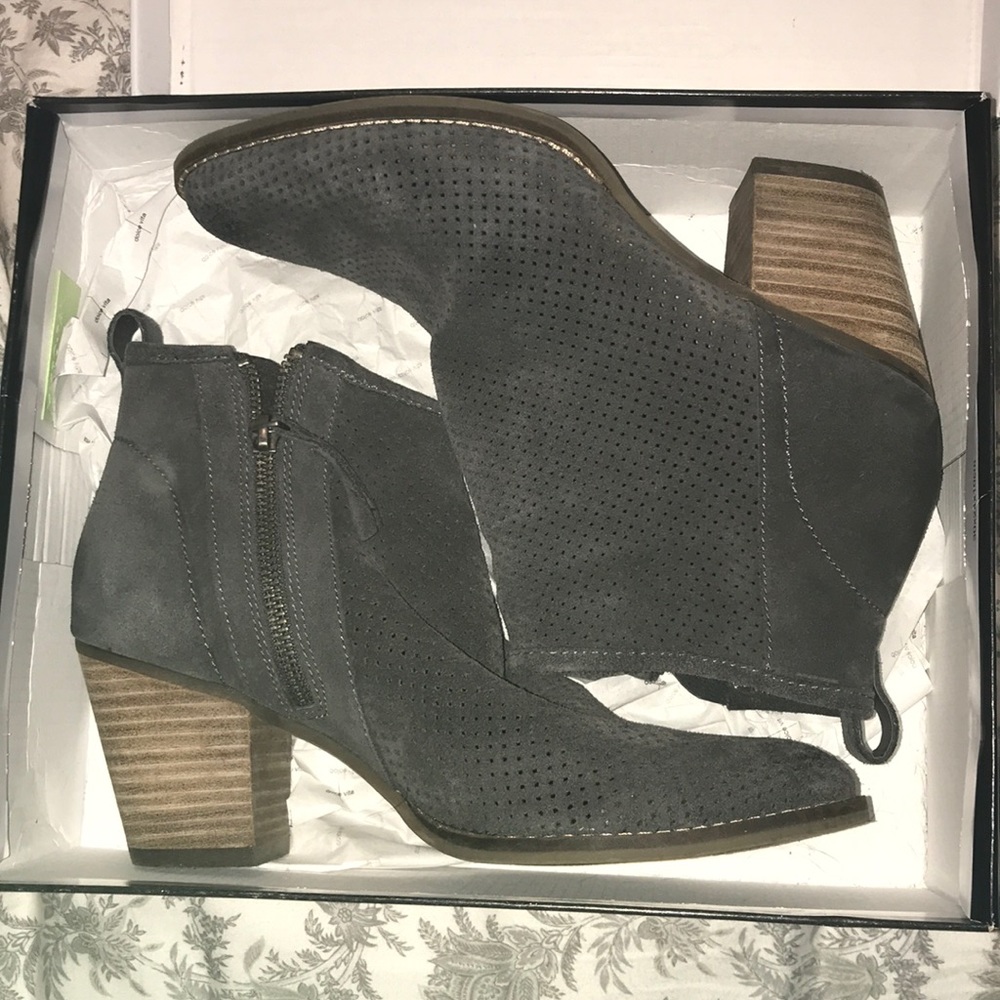 DOLCE VITA ankle booties